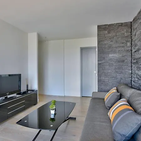 Chic Apart With Balcony Chatou